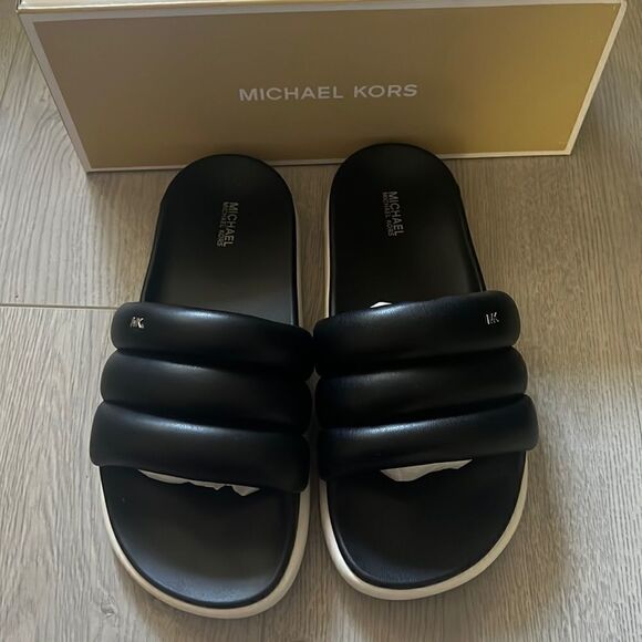 MICHAEL KORS quilted slides sandals black  8 - Picture 1 of 8